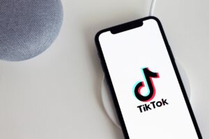 TikTokでのコメント返し方は？好印象を与えるポイントとは？